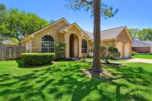 124 Crimson Bay Dr, League City, TX 77573 - Photo 1