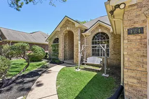 124 Crimson Bay Dr, League City, TX 77573 - Photo 2