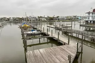1140 Marina Bay Dr, Kemah, TX 77565 - Photo 2