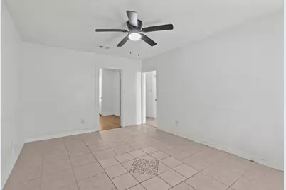 317-319 E B Street, La Porte, TX 77571 - Photo 6