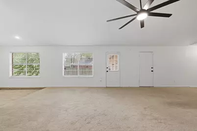 218 Oxford Drive, Conroe, TX 77303 - Photo 10