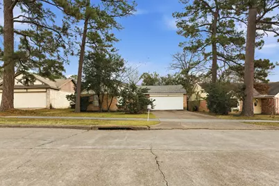 218 Oxford Drive, Conroe, TX 77303 - Photo 2