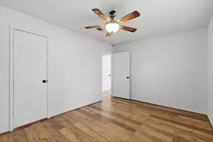 218 Oxford Dr, Conroe, TX 77303 - Photo 34