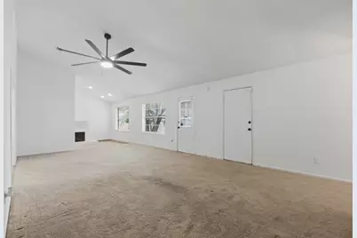 218 Oxford Drive, Conroe, TX 77303 - Photo 10