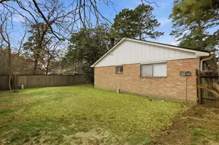 218 Oxford Dr, Conroe, TX 77303 - Photo 36
