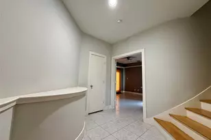 9833 Sandra Ann Ct, Houston, TX 77025 - Photo 4