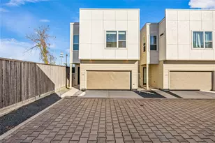 624 Thornton Oaks Ln, Houston, TX 77018 - Photo 1
