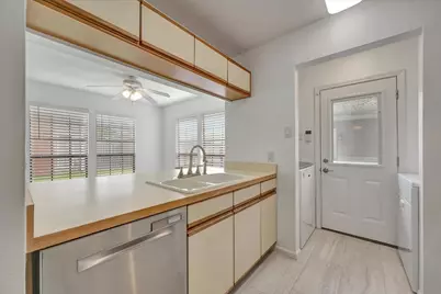 17287 Saturn Lane, Houston, TX 77058 - Photo 24