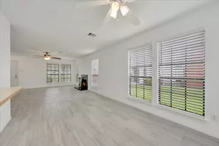 17287 Saturn Ln, Houston, TX 77058 - Photo 16
