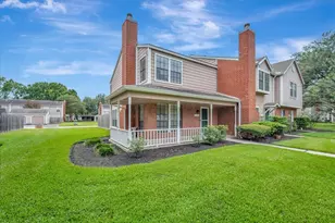 17287 Saturn Ln, Houston, TX 77058 - Photo 2