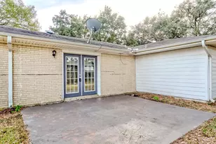 824 S 37th St, Nederland, TX 77627 - Photo 16