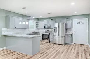 824 S 37th St, Nederland, TX 77627 - Photo 6