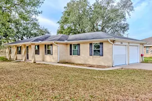 824 S 37th St, Nederland, TX 77627 - Photo 2