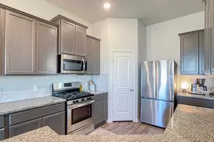1115 Brahma Cir, East Bernard, TX 77435 - Photo 6