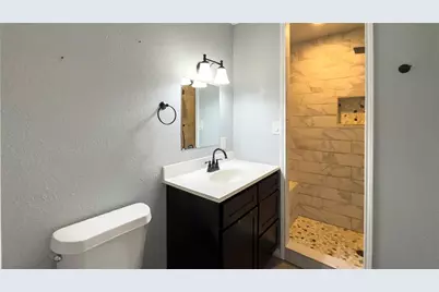 407 Tamarind Street, Lake Jackson, TX 77566 - Photo 24