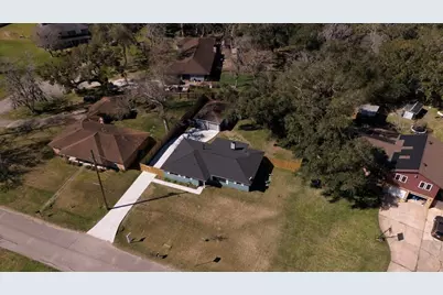 407 Tamarind Street, Lake Jackson, TX 77566 - Photo 1