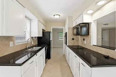 6046 W Airport Boulevard, Houston, TX 77035 - Photo 14