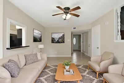 6046 W Airport Boulevard, Houston, TX 77035 - Photo 2