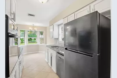 6046 W Airport Boulevard, Houston, TX 77035 - Photo 12