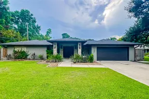 1106 Kipp Ave, Kemah, TX 77565 - Photo 1