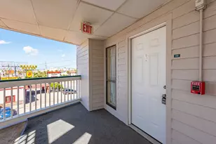 6102 Seawall Blvd, Galveston, TX 77551 - Photo 18