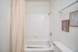 17401 Red Oak Dr, Houston, TX 77090 - Photo 10