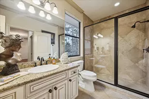 24 E Shady Ln, Houston, TX 77063 - Photo 34