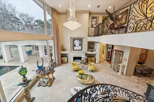 24 E Shady Ln, Houston, TX 77063 - Photo 12