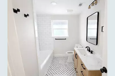 2001 Brun Street #4, Houston, TX 77019 - Photo 2