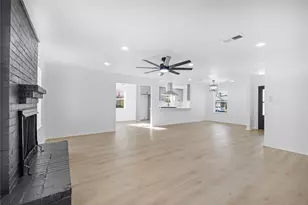 12403 Shannon Hills Dr, Houston, TX 77099 - Photo 10