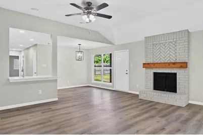 2402 Colonial Ridge Drive, Friendswood, TX 77546 - Photo 8