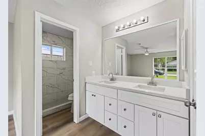 2402 Colonial Ridge Drive, Friendswood, TX 77546 - Photo 22