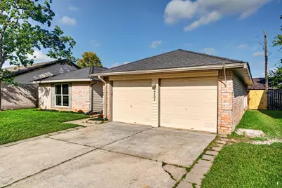 2402 Colonial Ridge Drive, Friendswood, TX 77546 - Photo 2