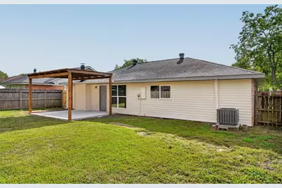 2402 Colonial Ridge Drive, Friendswood, TX 77546 - Photo 32