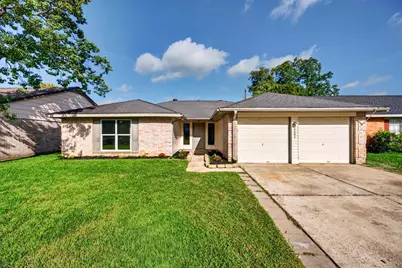 2402 Colonial Ridge Drive, Friendswood, TX 77546 - Photo 1