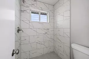 2402 Colonial Ridge Dr, Friendswood, TX 77546 - Photo 24