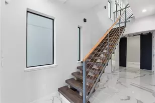 529 Memorial Heights Dr, Houston, TX 77007 - Photo 8