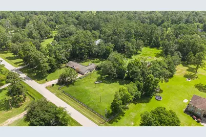 20420 Plaza Circle, Crosby, TX 77532 - Photo 4