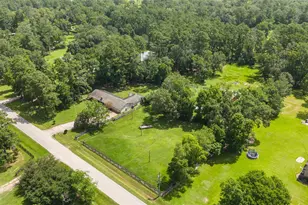 20420 Plaza Cir, Crosby, TX 77532 - Photo 4