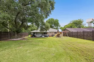 800 Midas Ln, Alvin, TX 77511 - Photo 14