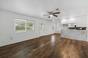 800 Midas Ln, Alvin, TX 77511 - Photo 6