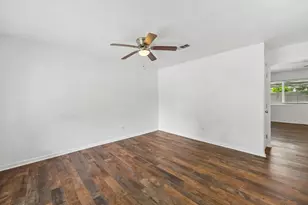 800 Midas Ln, Alvin, TX 77511 - Photo 4