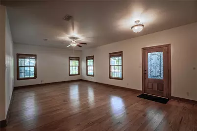 109 W Market Street, Fayetteville, TX 78940 - Photo 6
