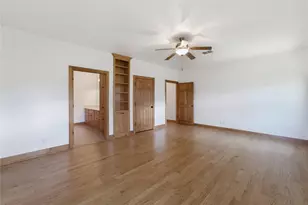 109 W Market St, Fayetteville, TX 78940 - Photo 12
