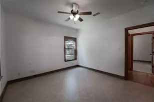109 W Market St, Fayetteville, TX 78940 - Photo 16
