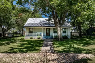 109 W Market St, Fayetteville, TX 78940 - Photo 22