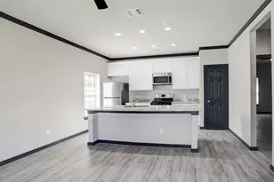 8103 Glass St, Houston, TX 77016 - Photo 2