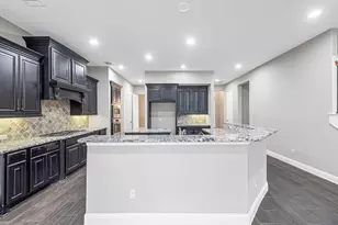 6718 Miller Shadow Ln, Sugar Land, TX 77479 - Photo 18