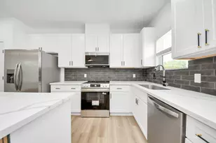 801 E 32nd 1/2 St, Houston, TX 77022 - Photo 4