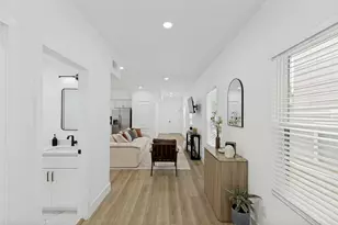 801 E 32nd 1/2 St, Houston, TX 77022 - Photo 14